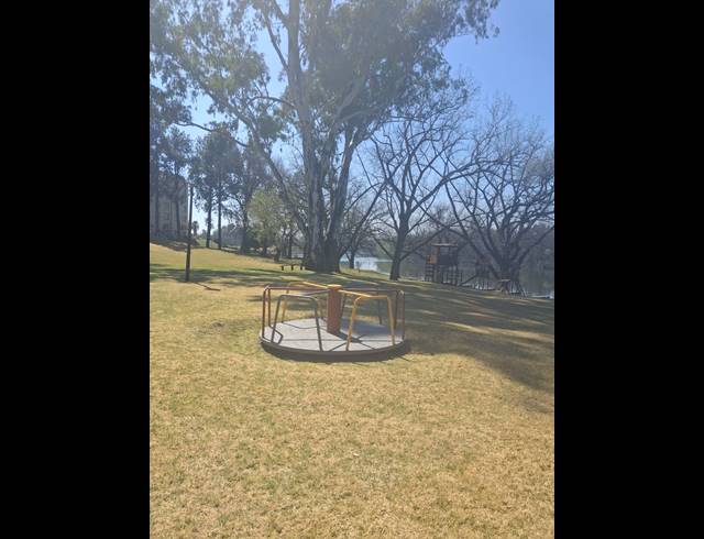 2 BEDROOM TOWNHOUSE FOR SALE IN PEACEHAVEN